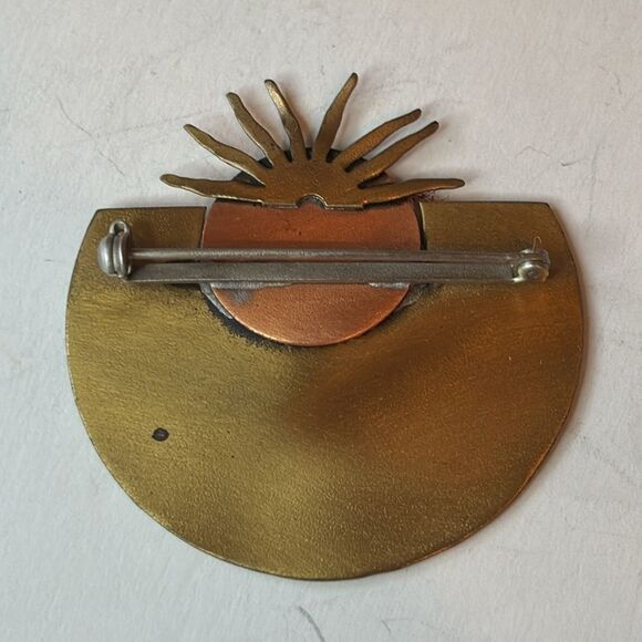 Women’s Vintage Mixed Metal Wild Animals and Setting Sun Brooch - Picture 3 of 5
